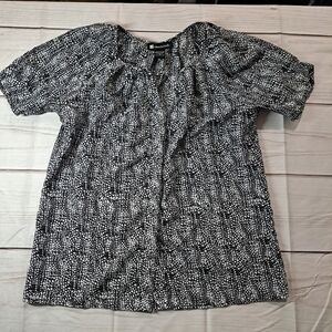 3 FOR 12 SALE Valerie Bertinelli Black and White Top Size Medium